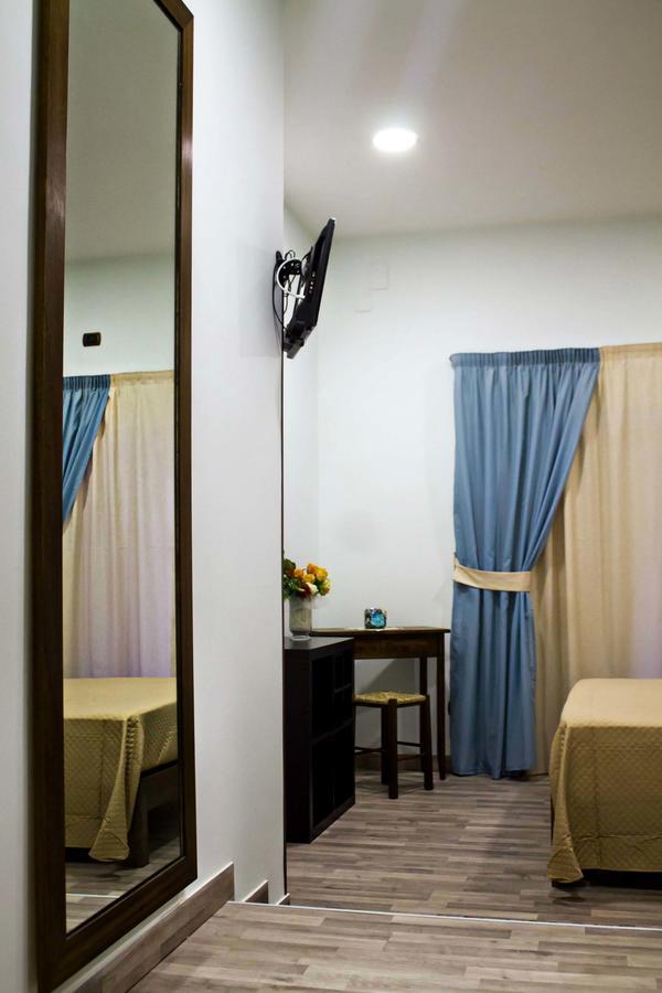 Mercury Home Room&Breakfast Napoli Esterno foto