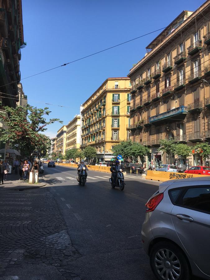 Mercury Home Room&Breakfast Napoli Esterno foto
