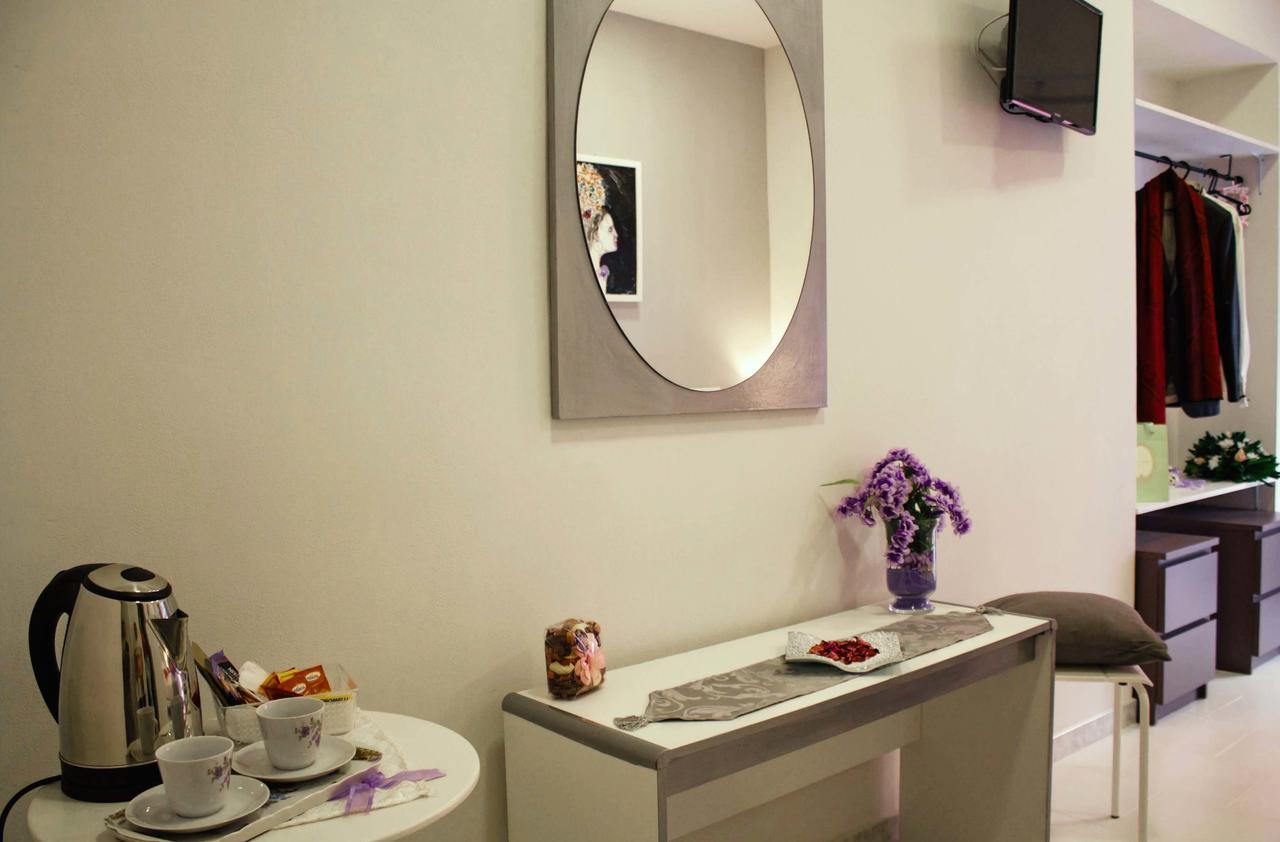 Mercury Home Room&Breakfast Napoli Esterno foto