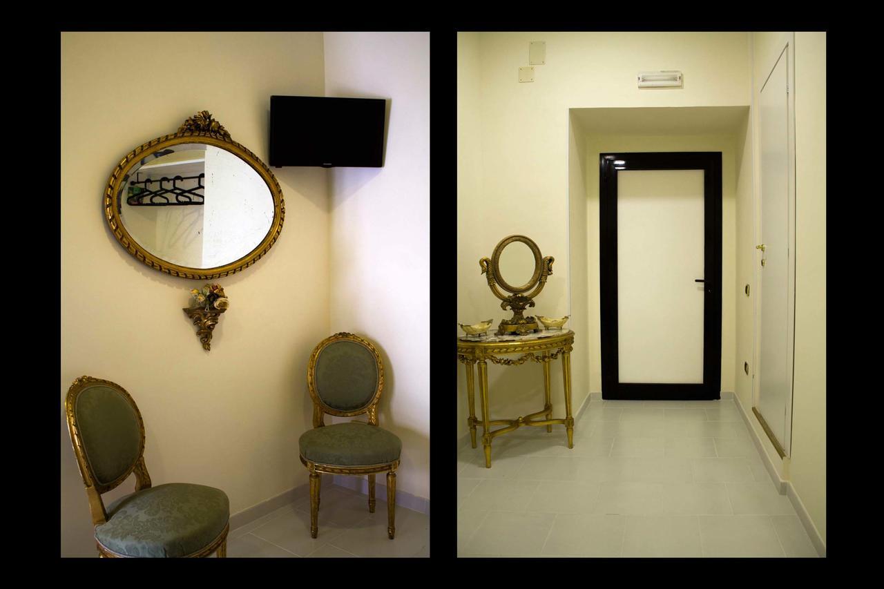 Mercury Home Room&Breakfast Napoli Esterno foto